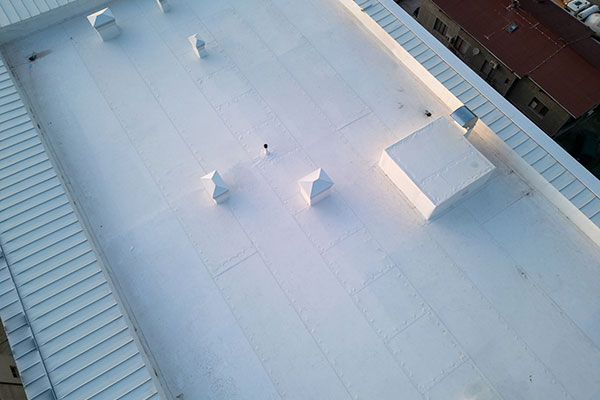 Commercial building roofing photograph from River Ranch Roofing & Construction